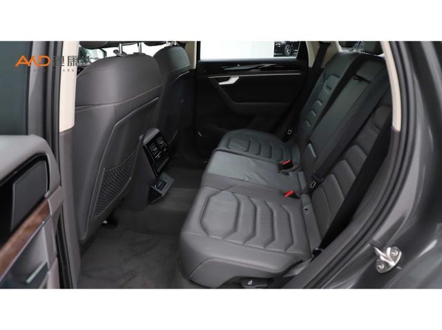 Volkswagen Touareg 2020 3.0 TSI — фото 10