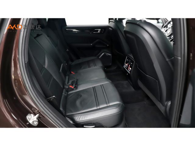 Porsche Cayenne 2018 Cayenne 3.0 T — фото 8