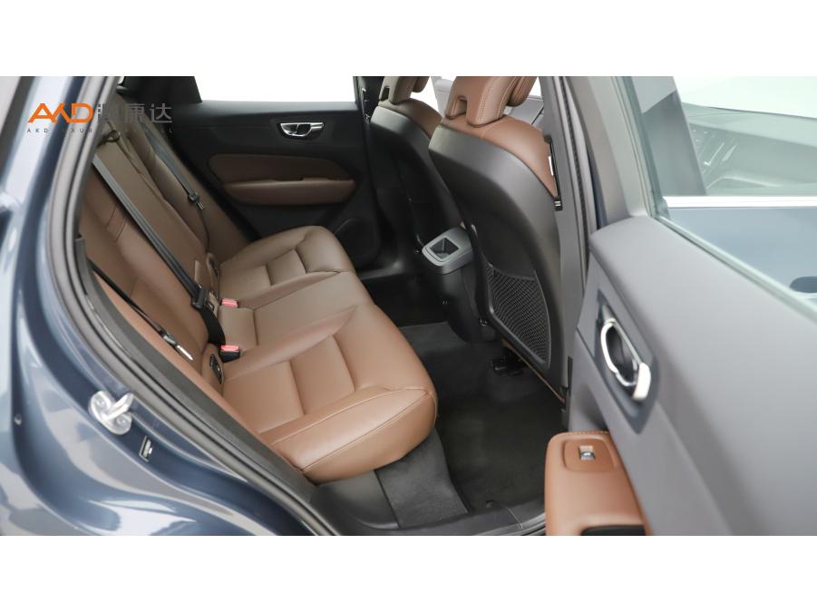 Volvo XC60 2024 B5 Luxury