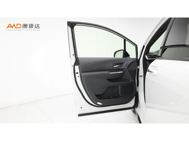 Toyota Granvia 2022 2.5 LHybrid — фото 9