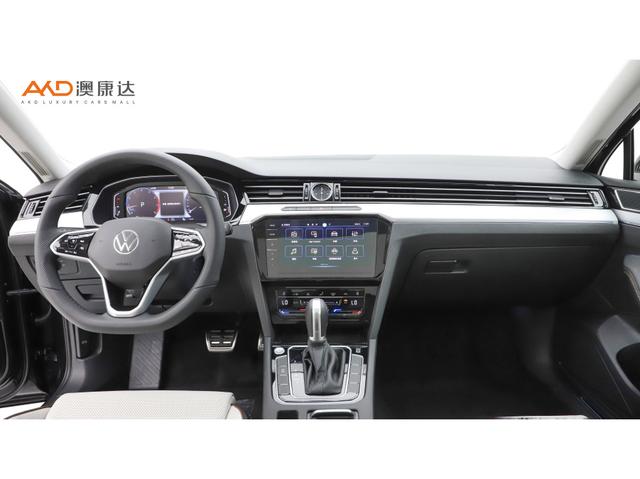 Volkswagen Magotan 2025 330 TSI DSGLuxury — фото 6