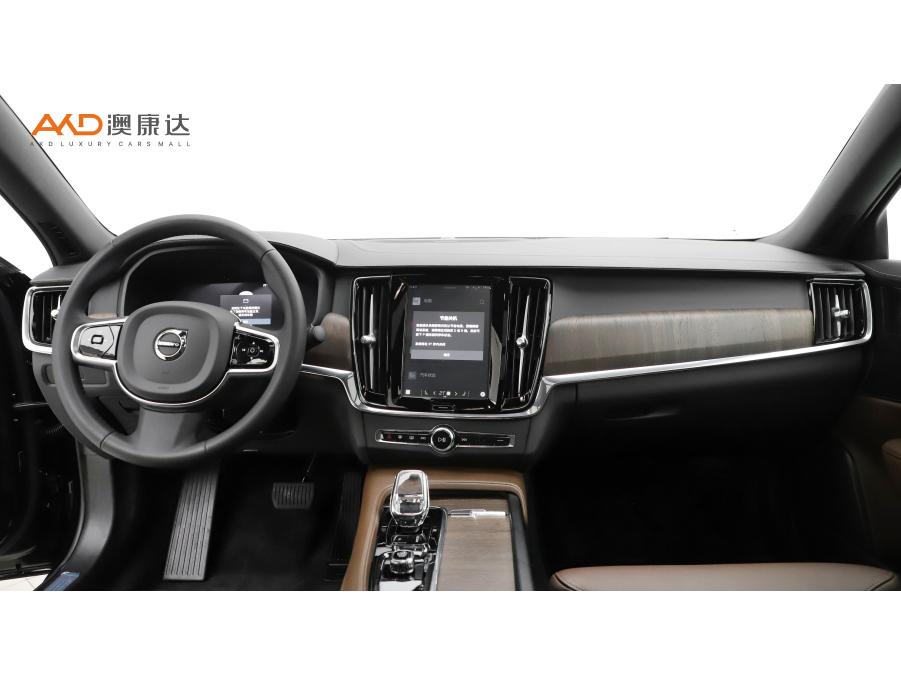 Volvo S90 2024 B5 Luxury
