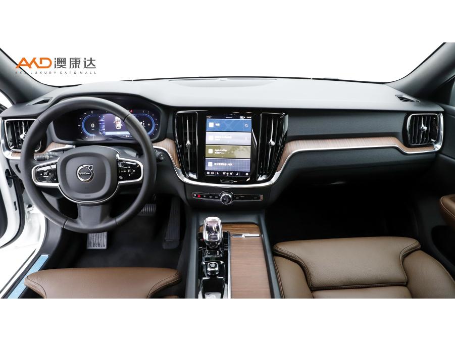 Volvo V60 2024 B5 Luxury