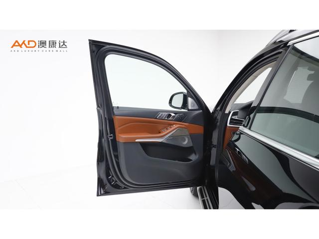 BMW X7 2020 x Drive 40i — фото 10