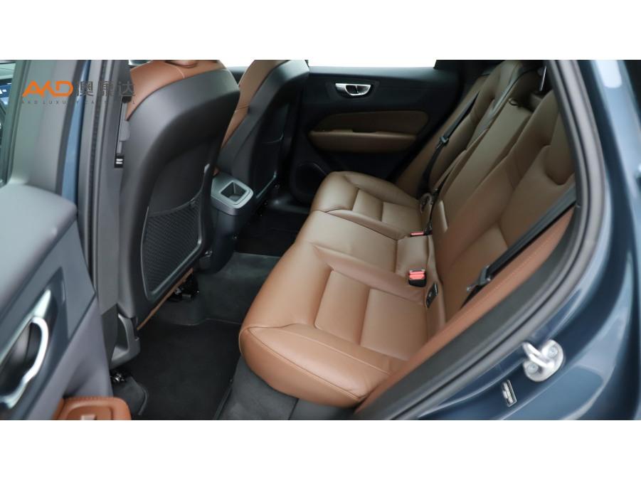 Volvo XC60 2025 B5 Luxury